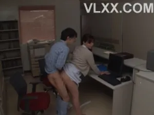 Anh trai trời đánh, dụ các cô em gái qua giúp dọn phòng rồi đè ra đụ