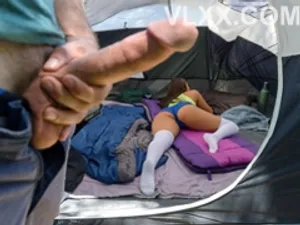 Ông chồng vô sinh, vợ yêu tâm sự với nhà sát bên khu phố tìm giải pháp và rồi …