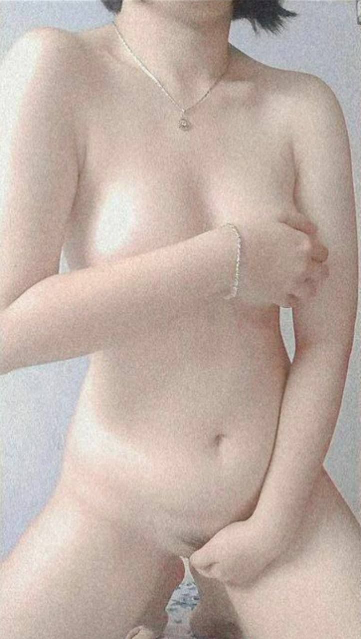 Hẹn hò nhưng không yêu cùng 2 em đồng nghiệp