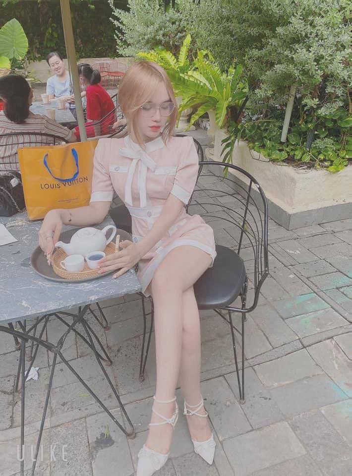 Ảnh tự sướng với bạn trai có bộ ngực khủng và hình xăm đẹp nhất làm tình, vặn vẹo và hét lên, không cần bao cao su ngon tuyệt...